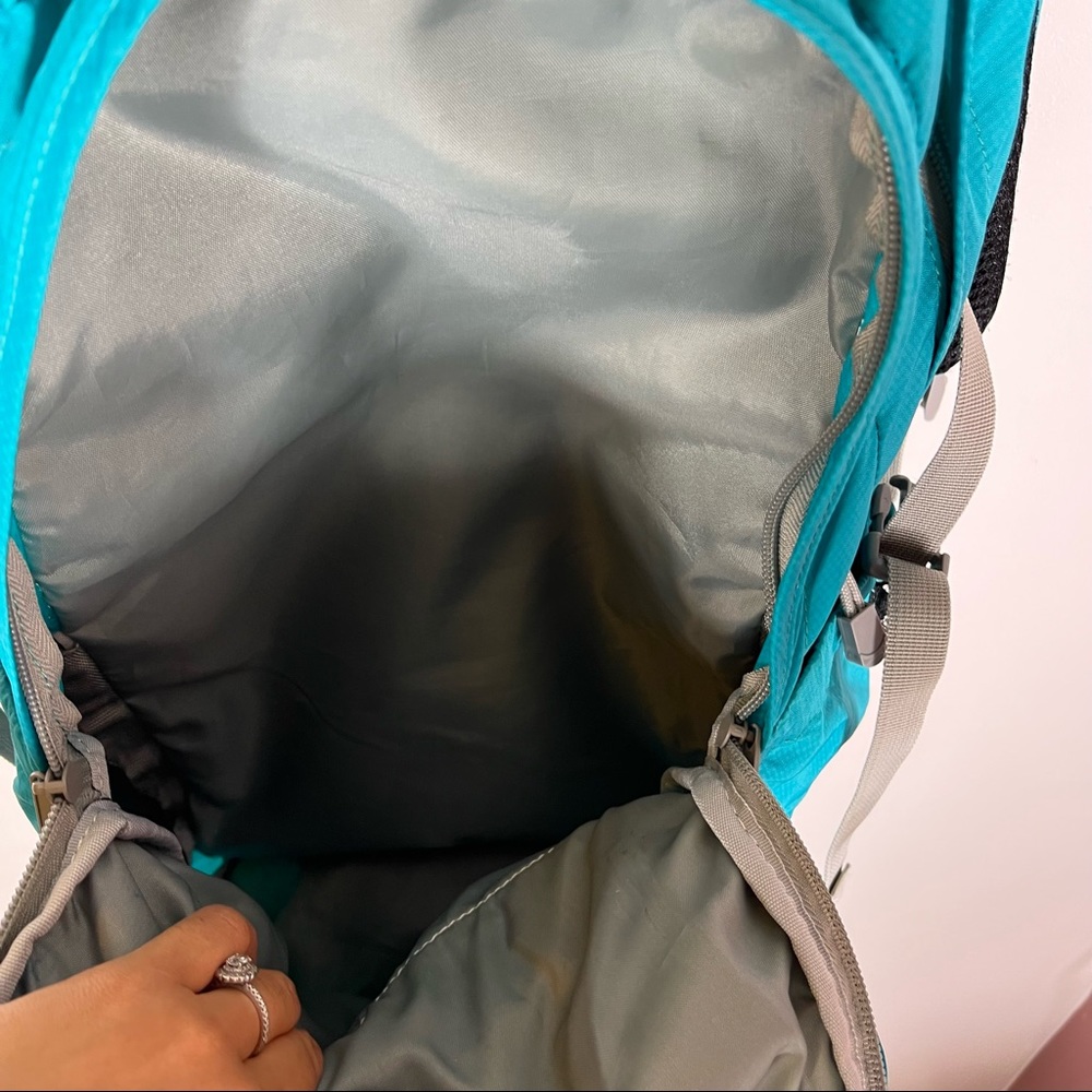 Eddie Bauer Blue Highpoint 30L Backpack - Picture 8 of 14
